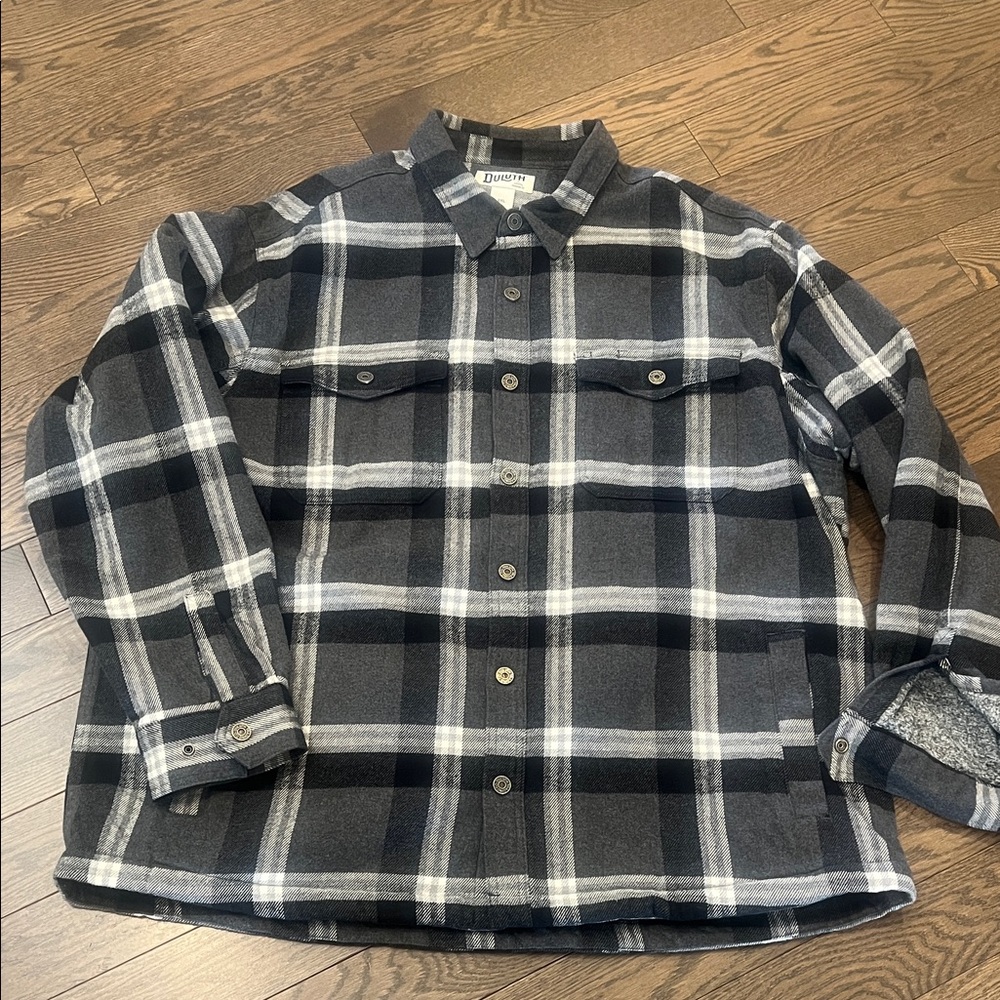 Title: Duluth Trading Co Fleece Lined Flannel Shirt 2XL Black Gray Plaid Snap